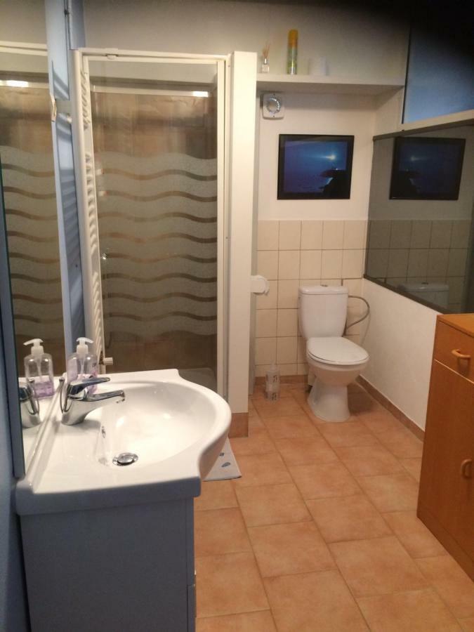 Appartement / Gite Les Papillons Lablachère Exterior foto